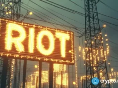 Riot stock rises ahead of earnings as a risky pattern emerges
