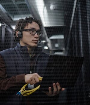 technician-with-laptop-checking-servers-in-data-ce-2026-04-07-17-10-20-utc-1024x683.jpg