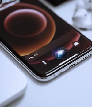 siri-loaded-on-iphone.jpg
