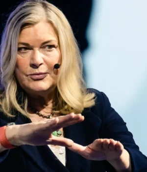Senator-Lummis-at-Bitcoin-2025.webp.webp