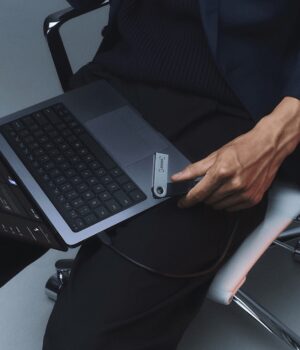 laptop_ledger_1920x1080.jpg